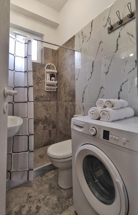 Garnet 1 Apartment Kalamata Bagian luar foto