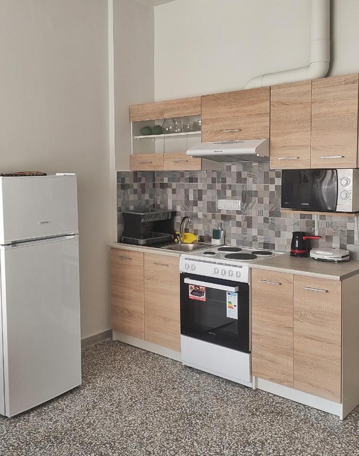 Garnet 1 Apartment Kalamata Bagian luar foto