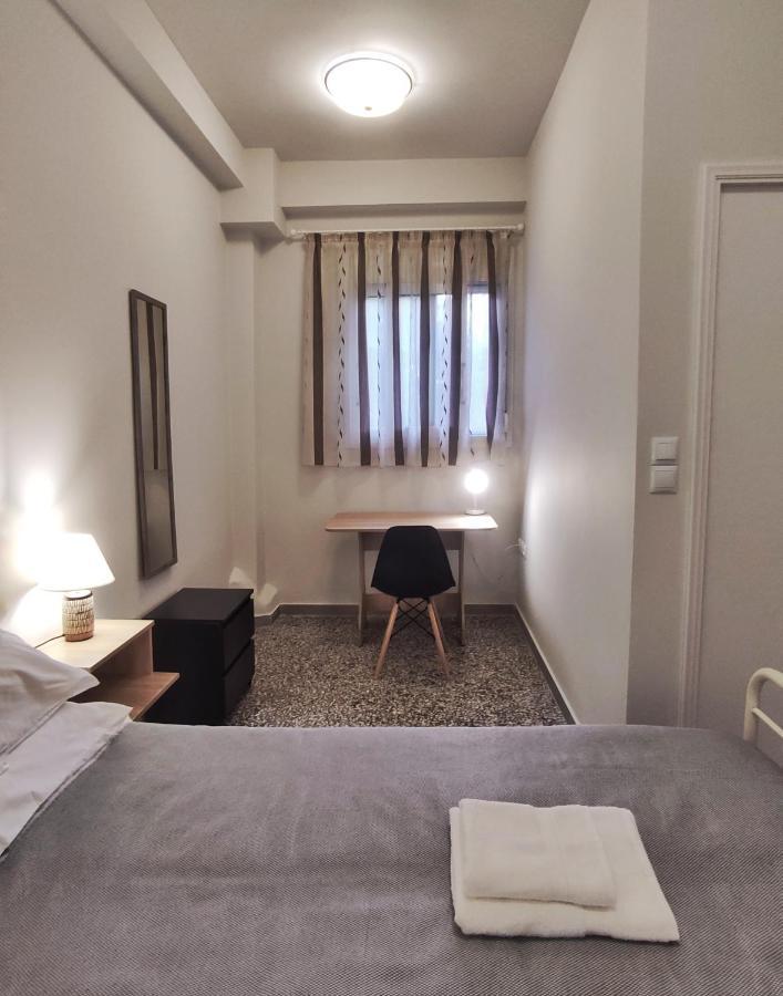 Garnet 1 Apartment Kalamata Bagian luar foto