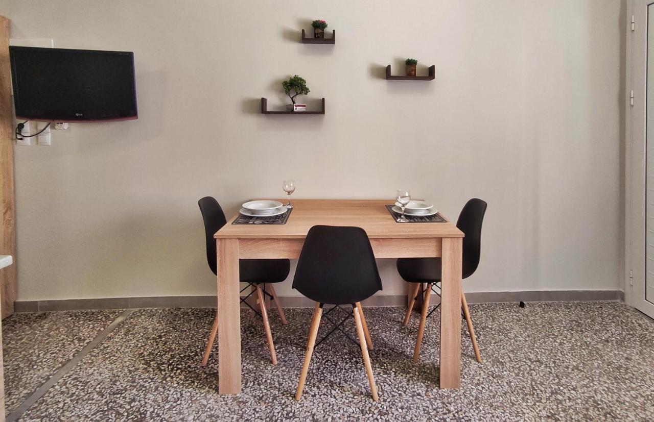 Garnet 1 Apartment Kalamata Bagian luar foto